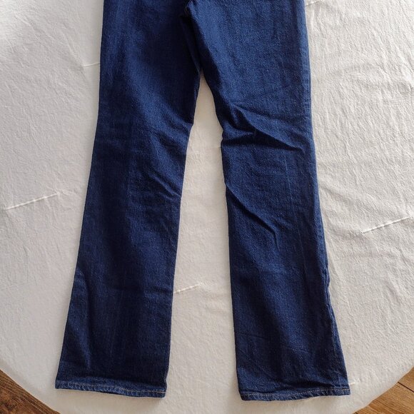 Old Navy Kicker Boot-Cut Extra High Rise Dark Wash Jeans Size 8 - Picture 4 of 5